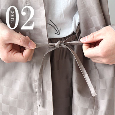 内紐で身幅のサイズ感を調節できます