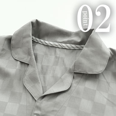 開襟ですっきり首周り