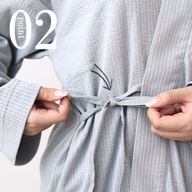 内紐で身幅のサイズ感を調節してください