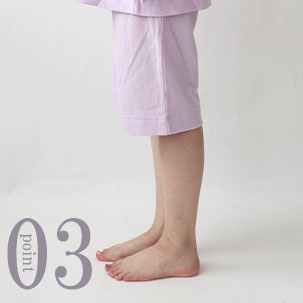 ひざが少し隠れる程度のすそ丈