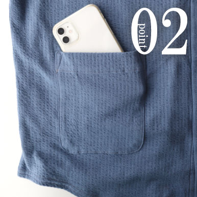 スマホも入るポケット付き