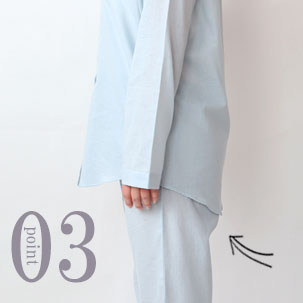 お尻が少し隠れる後ろすそ丈。シャツのスワローテールを採用