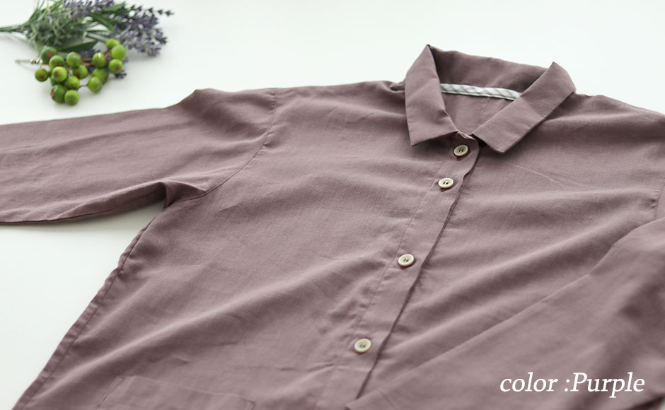 まるでシャツのような細目ステッチ、小さ目ボタン、スワローテール