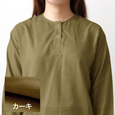 カーキ