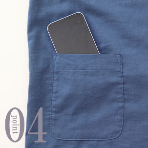 スマホも入るポケットつき