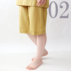 ひざが少し隠れる程度のすそ丈