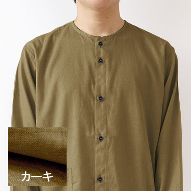 カーキ