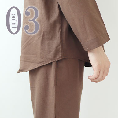 お尻が少し隠れる後ろすそ丈。シャツのスワローテールを採用