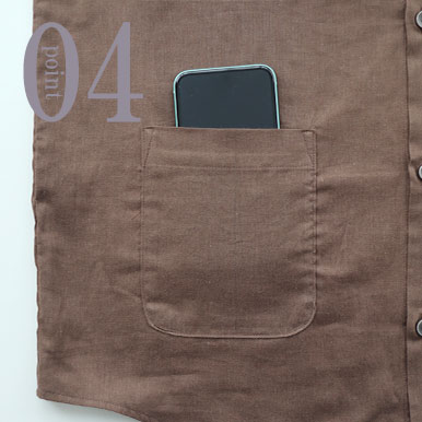 スマホも入るポケット付き