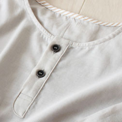 ちらりと覗くおしゃれなテープのワンポイント（全色同色）