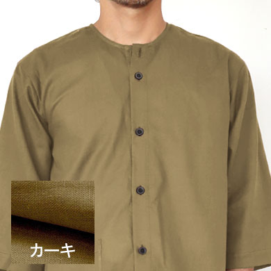 カーキ