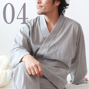 動きやすいゆったりデザイン