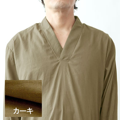 カーキ