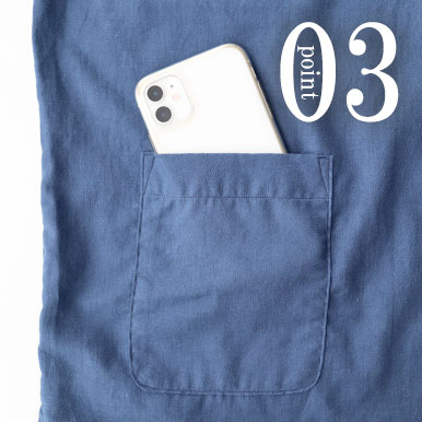 スマホも入るポケットつき