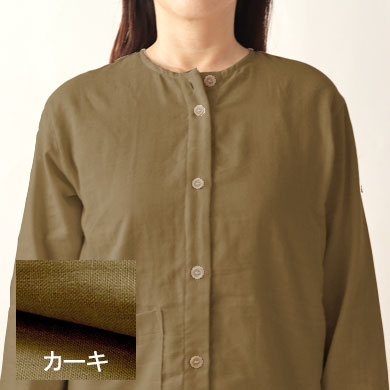 カーキ