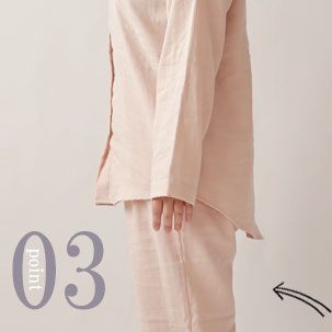 お尻が少し隠れる後ろすそ丈。シャツのスワローテールを採用