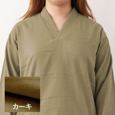カーキ