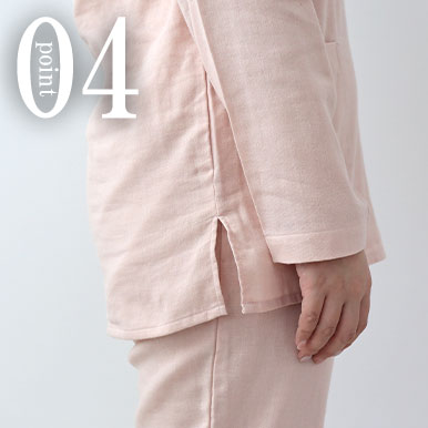 両サイドに8cmのスリットつきで眠りやすく、動きやすい