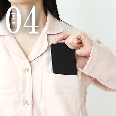 スマホも入るポケットつき