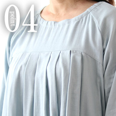 タックの幅をかえてすっきりと、脇部分タックをなくし、もたつきなし