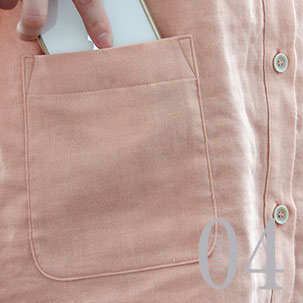 スマホも入るポケットつき