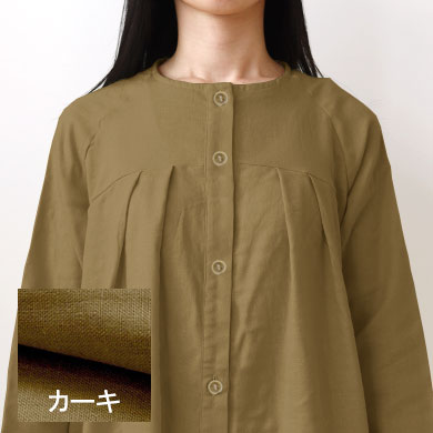 カーキ