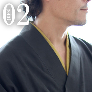 Tシャツよりおしゃれに、着物っぽくちらりとのぞかせて