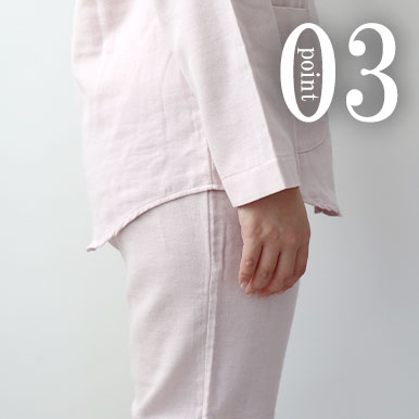 お尻が少し隠れる後ろすそ丈。シャツのスワローテールを採用