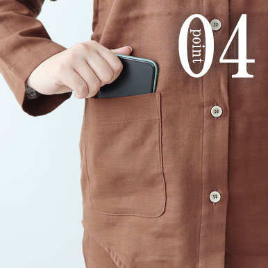 スマホも入るポケットつき