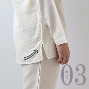 お尻が少し隠れる後ろすそ丈。シャツのスワローテールを採用