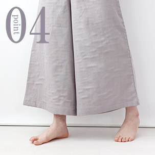 スマホも入るポケットつき