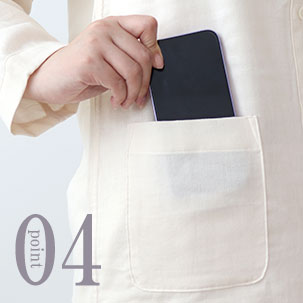 スマホも入るポケットつき