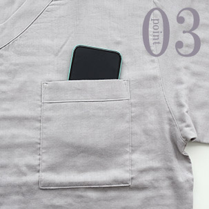 お尻が少し隠れる後ろすそ丈。シャツのスワローテールを採用