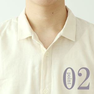 2つめのボタンは間隔を狭くし、あけてもだらしなくない