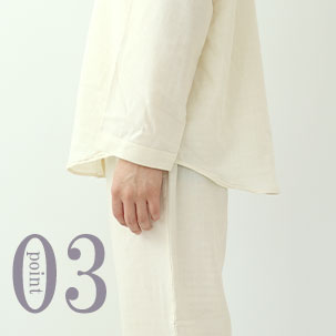 お尻が少し隠れる後ろすそ丈。シャツのスワローテールを採用