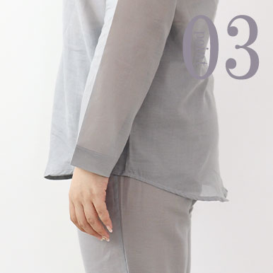 お尻が少し隠れる後ろすそ丈。シャツのスワローテールを採用