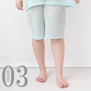 ひざが少し隠れる程度のすそ丈