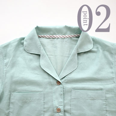 首元はおしゃれなテープ付き（全色同色）