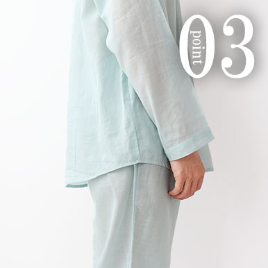 お尻が少し隠れる後ろすそ丈。シャツのスワローテールを採用