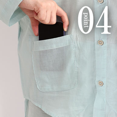 スマホも入るポケット付き