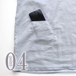 スマホも入る胸ポケットつき