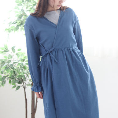 気になる腰まわりをカバーするゆったりデザイン