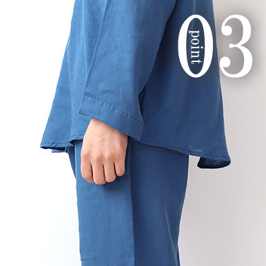 お尻が少し隠れる後ろすそ丈。シャツのスワローテールを採用