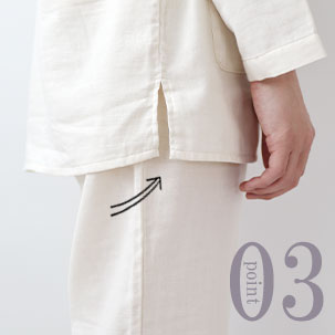 お尻が少し隠れる後ろすそ丈。シャツのスワローテールを採用