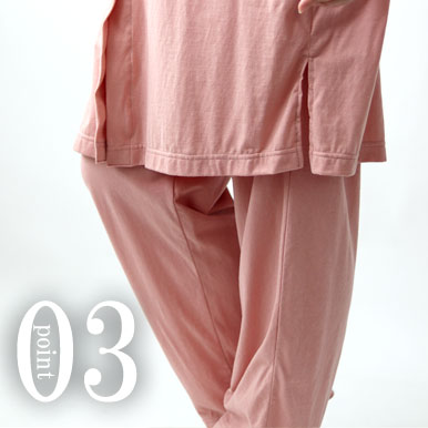 スリット13cm入ってチュニック丈でも動きやすい