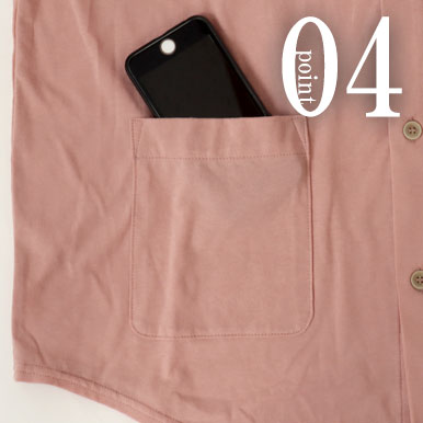 スマホも入るポケットつき