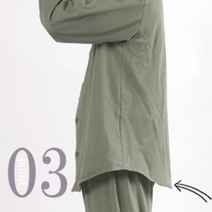 お尻が少し隠れる後ろすそ丈。シャツのスワローテールを採用