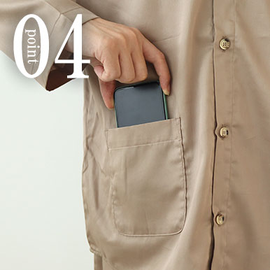 スマホも入るポケットつき