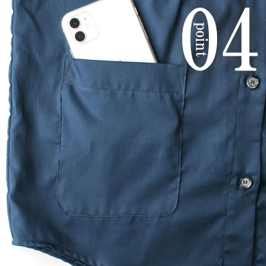 スマホが入るポケットつき