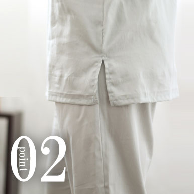 お尻が少し隠れる後ろすそ丈